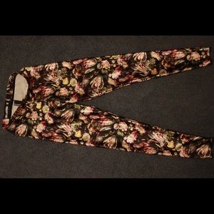 Blackmilk floral leggings size M